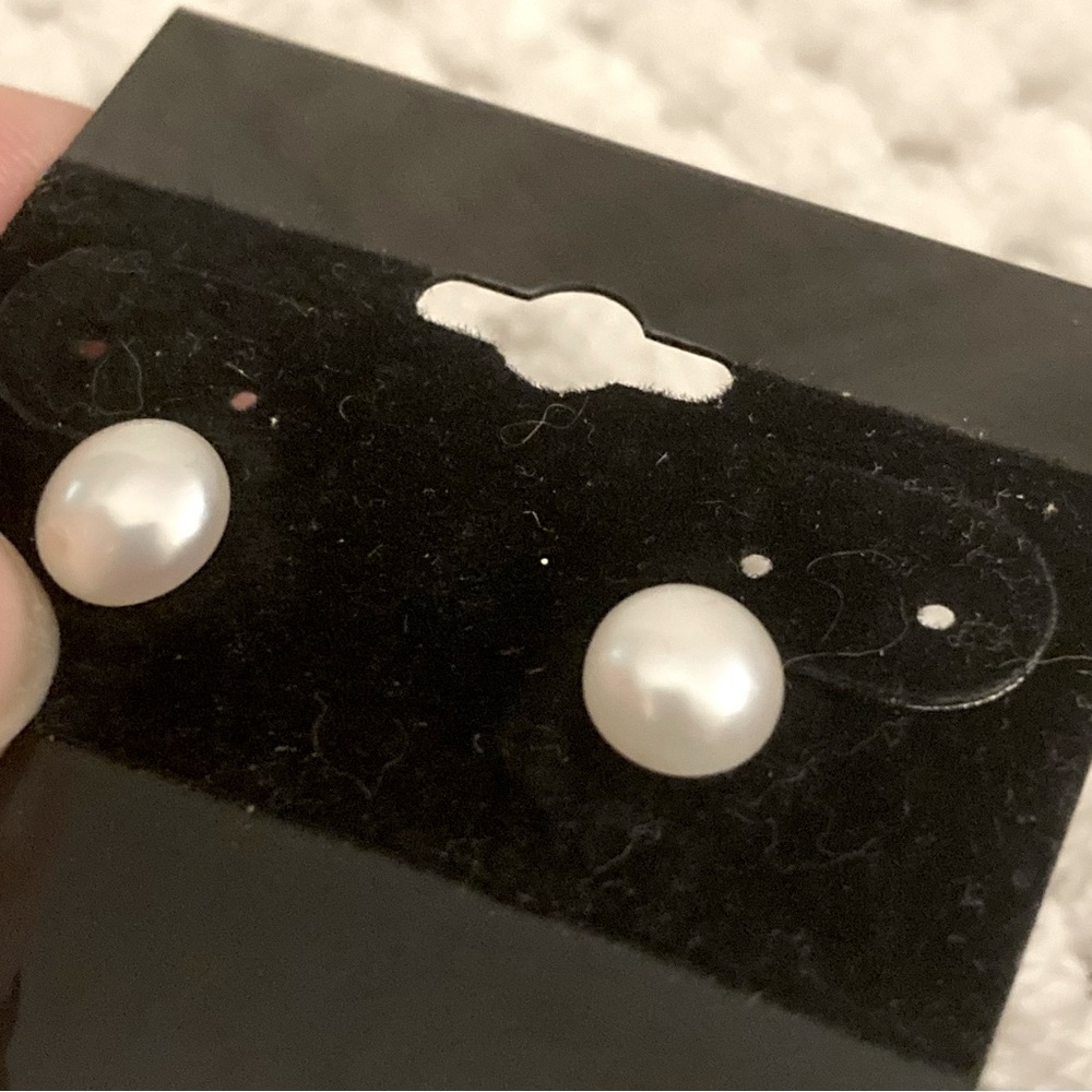 White Button Drop Fresh Water 1/2 cm Pearl Earrings in Silvertone